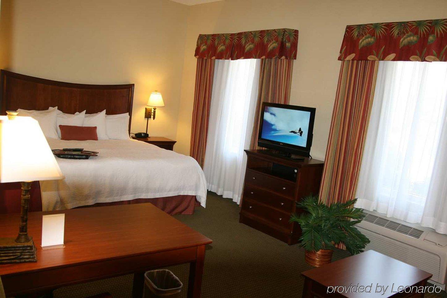 Hampton Inn & Suites Stuart-North Номер фото