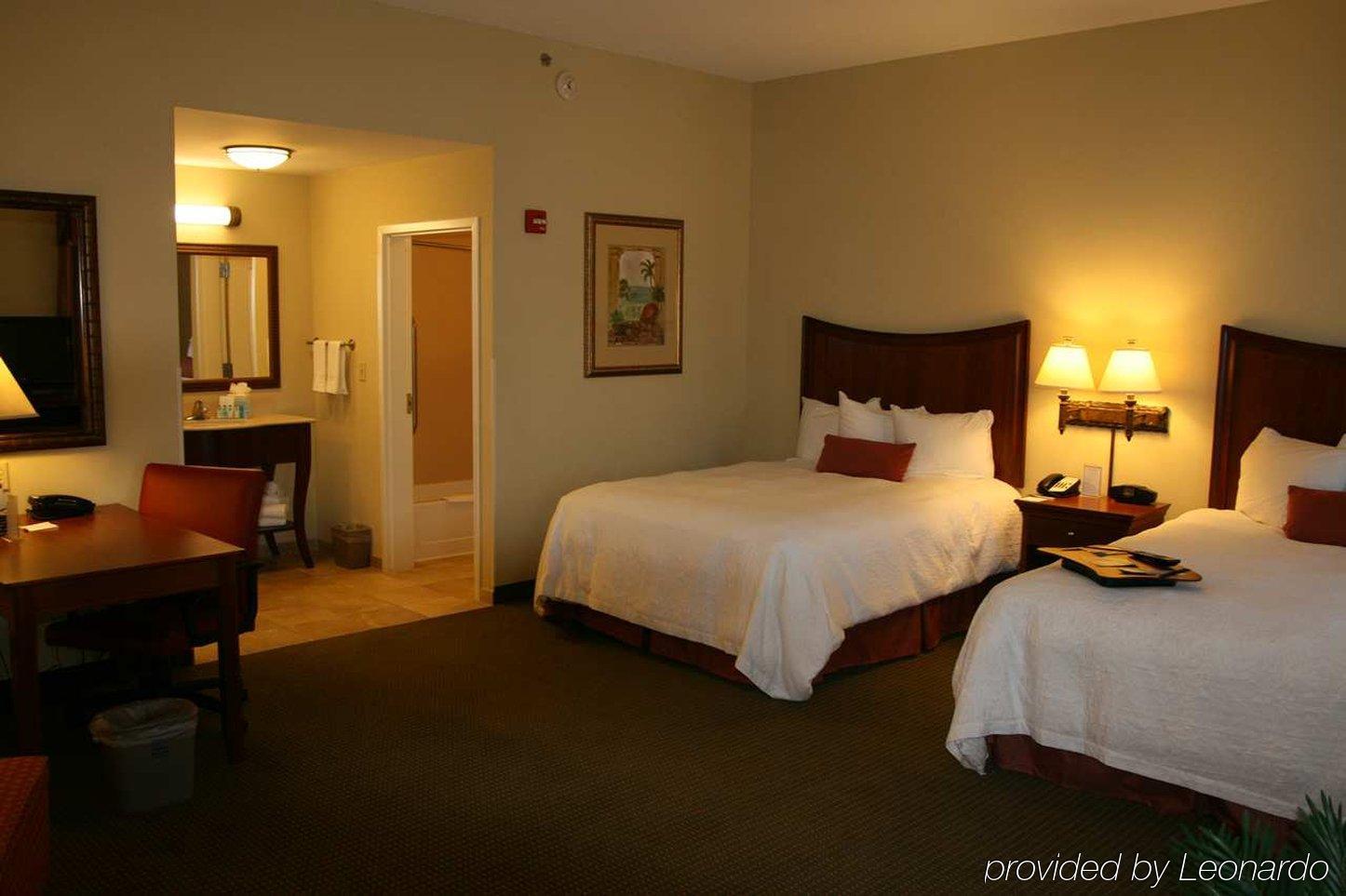 Hampton Inn & Suites Stuart-North Номер фото