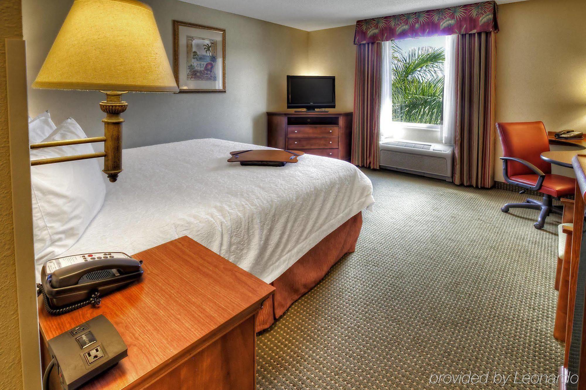 Hampton Inn & Suites Stuart-North Экстерьер фото