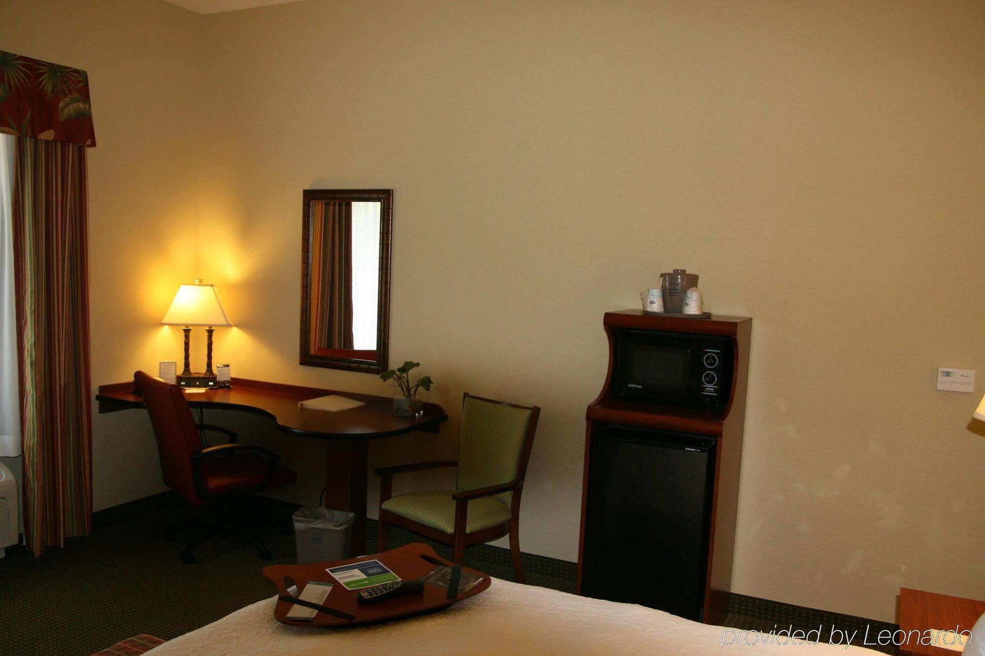 Hampton Inn & Suites Stuart-North Номер фото
