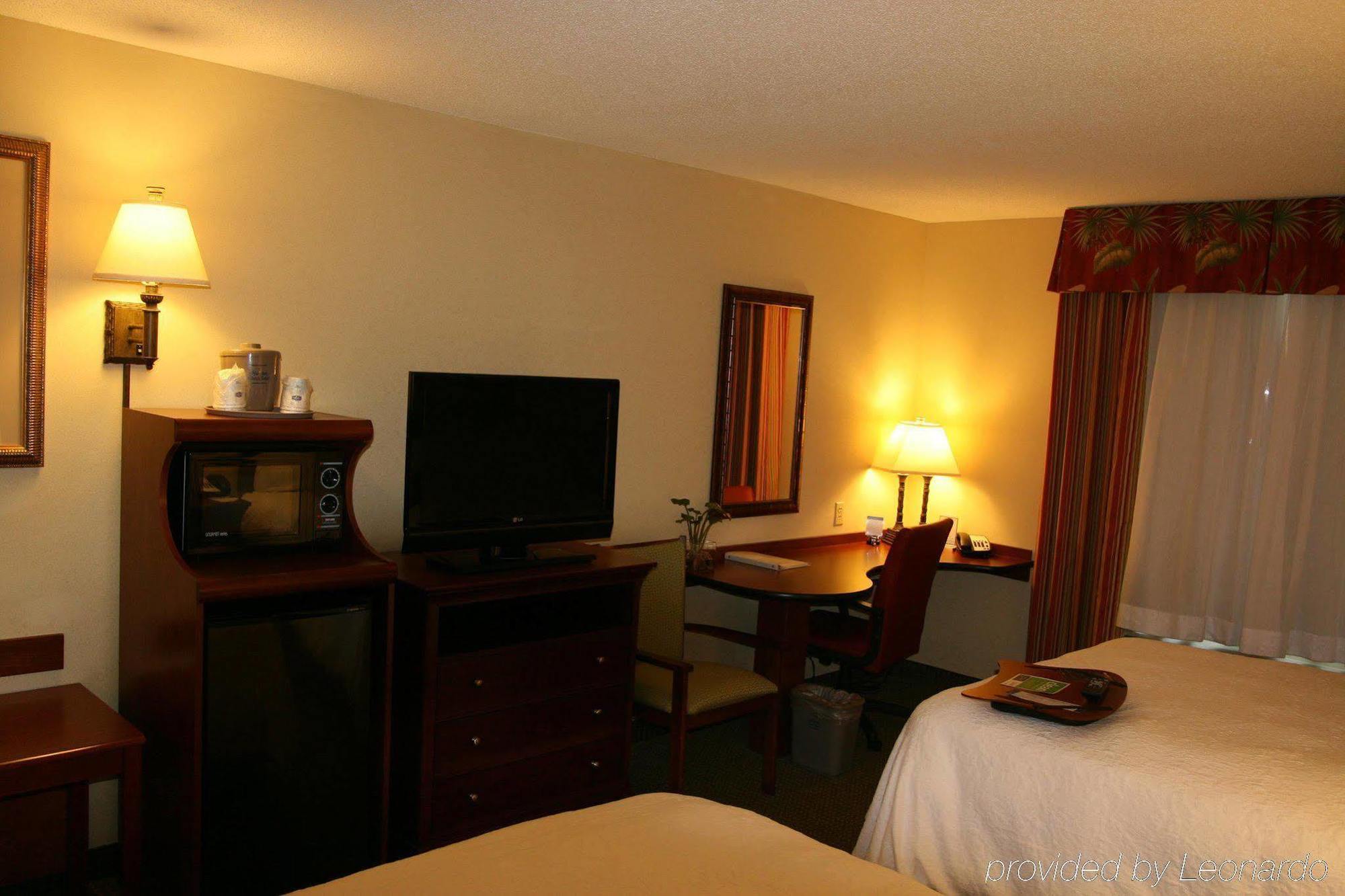 Hampton Inn & Suites Stuart-North Номер фото